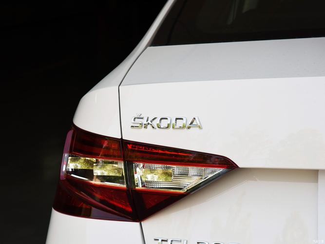 当前车型2016款 tsi280 dsg智行版此配置为选装,请